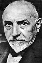 Pirandello fotografato negli anni Venti